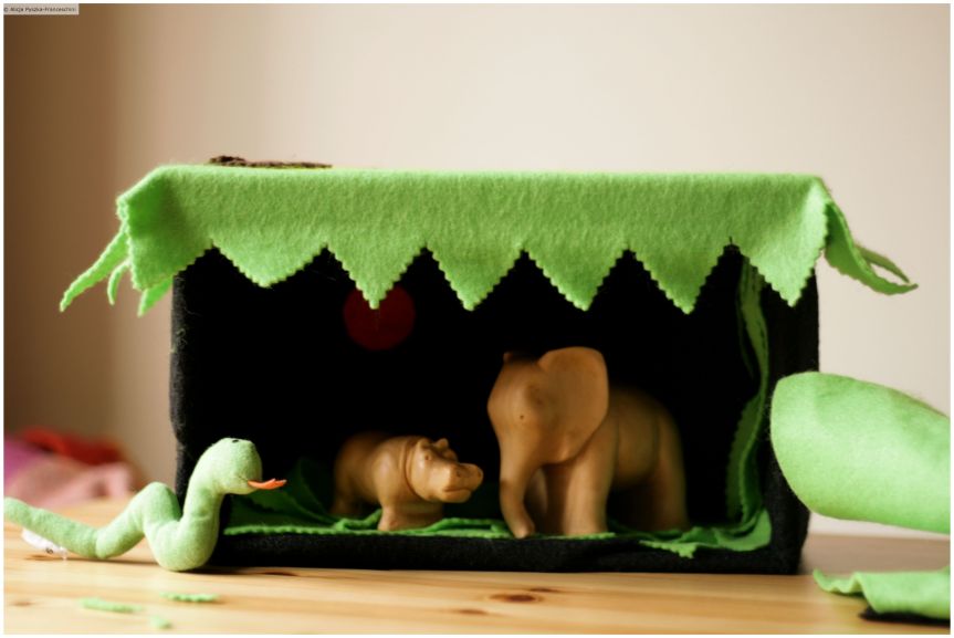 DIY: safari made out of a shoe&nbsp;box