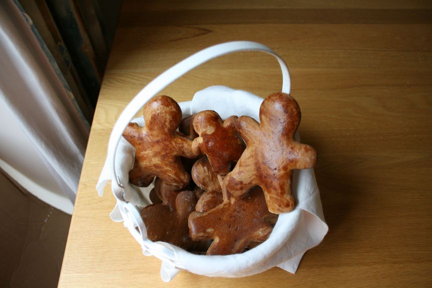 ginger men in a basket